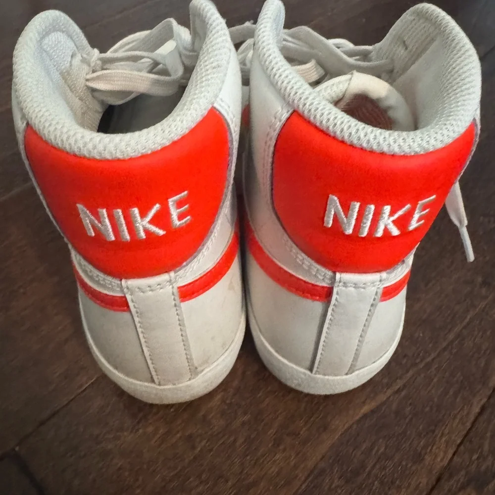 Nike Blazer Mid White Orange High Tops Youth 4Y Retro Streetwear